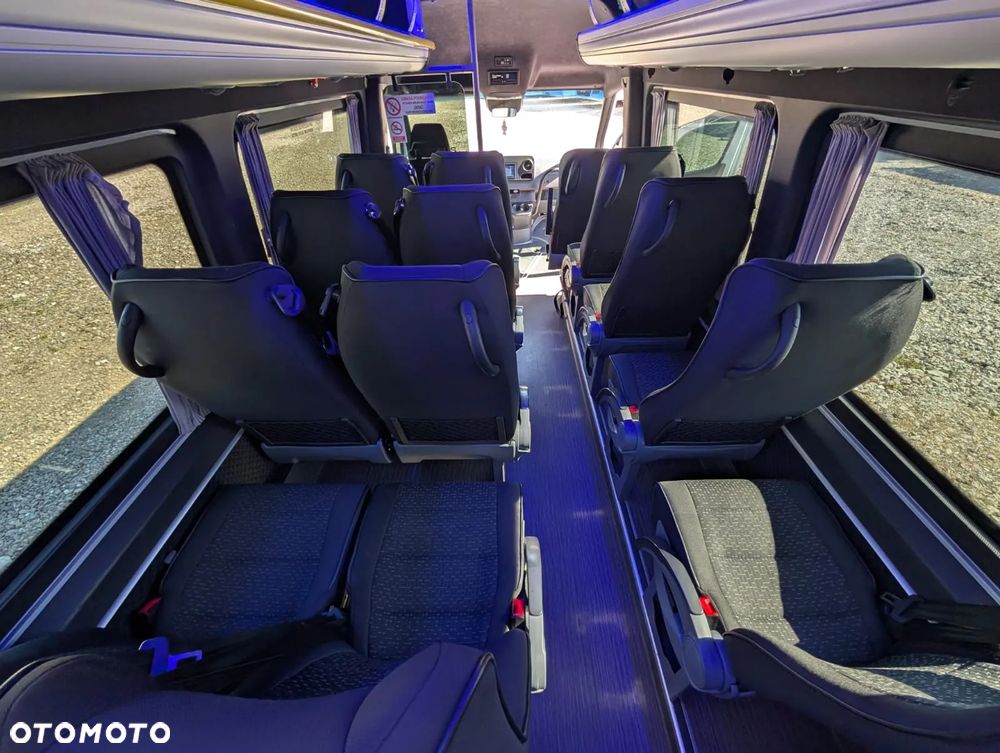 Mercedes-Benz Sprinter 517 - 21