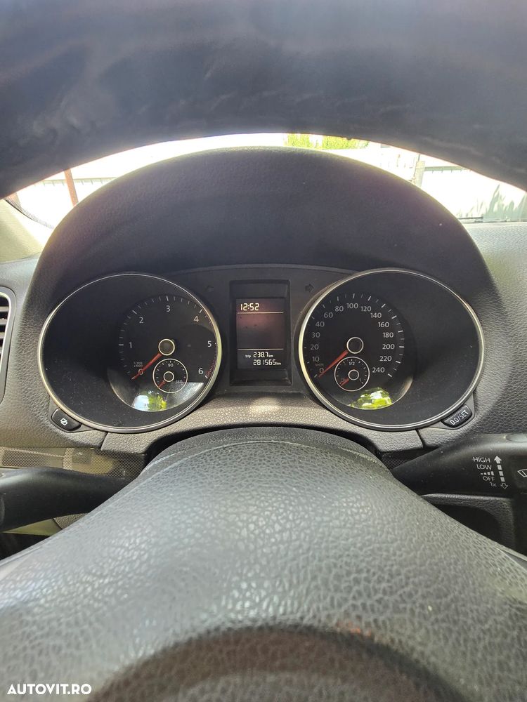 VOLKSWAGEN Golf 2011 — imagine 7