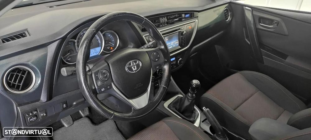 Toyota Auris Touring Sports 1.4 D-4D Comfort - 6