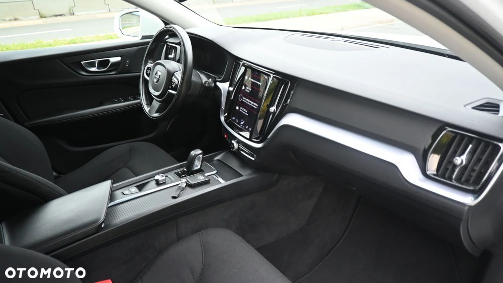 Volvo V60 B3 B Momentum Pro - 31