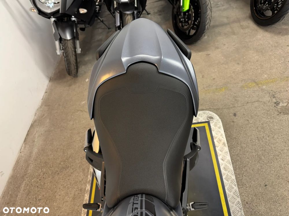Ducati Monster - 27