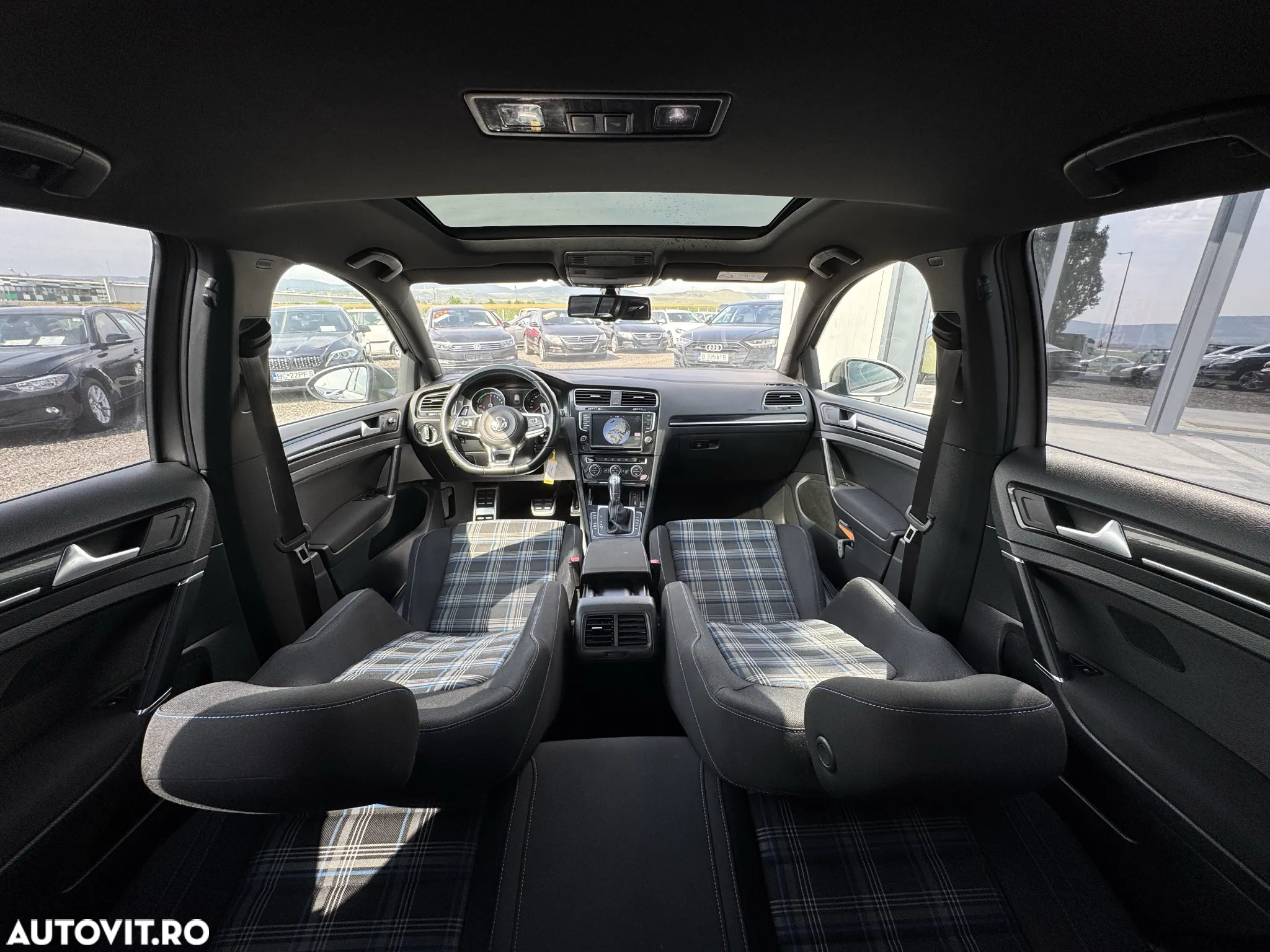 Volkswagen Golf GTE - 33
