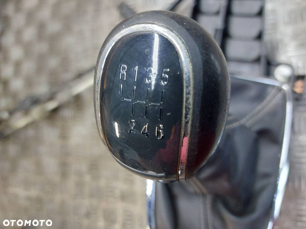 LEWAREK ZMIANY BIEGÓW + LINKI 6B OPEL ASTRA J 1.6 T 55563829 55563703 - 2