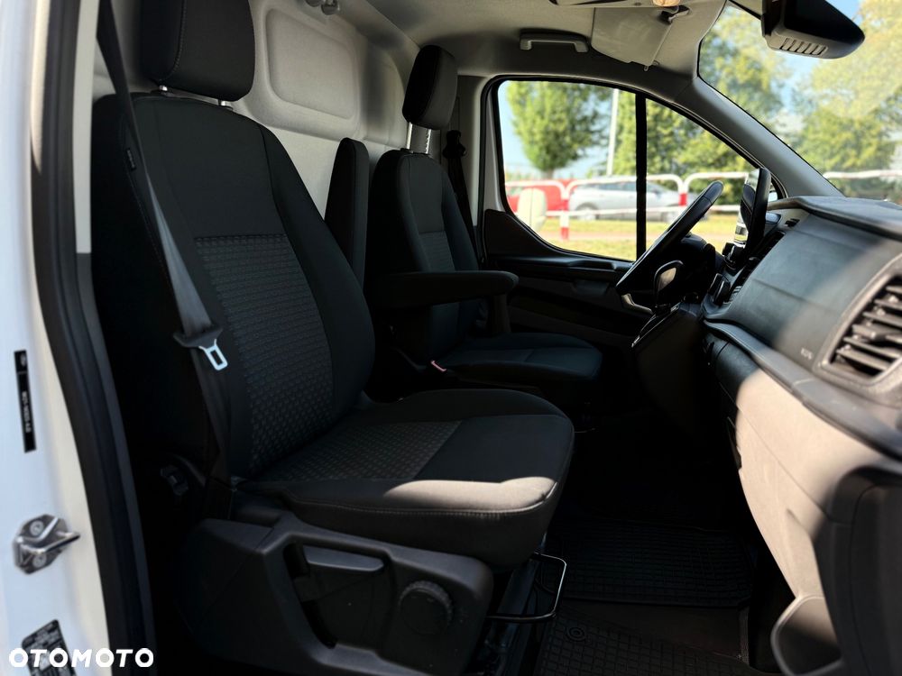 Ford TRANSIT CUSTOM - 26