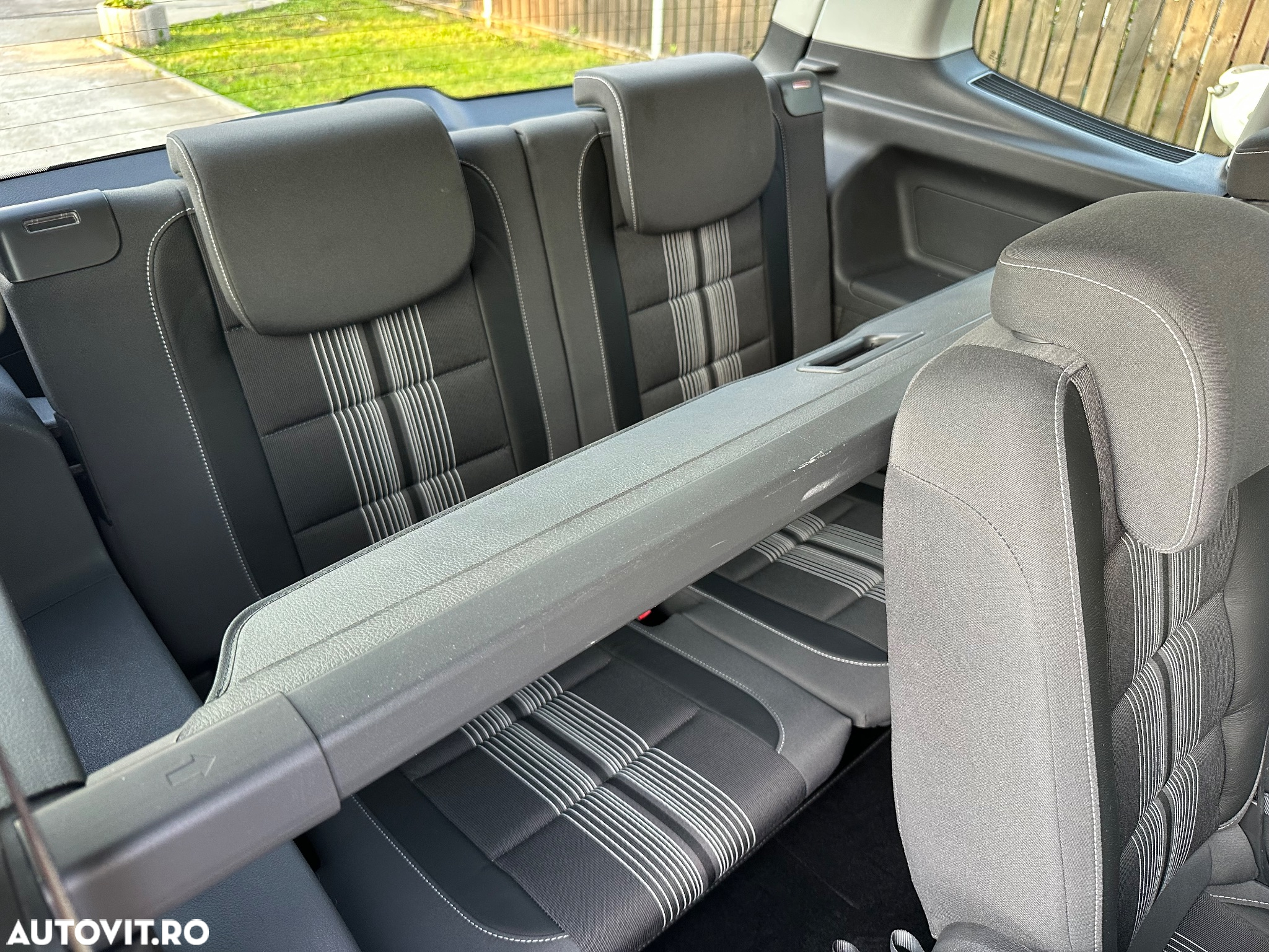 Volkswagen Touran 1.6 TDI DPF BlueMotion Technology MATCH - 13