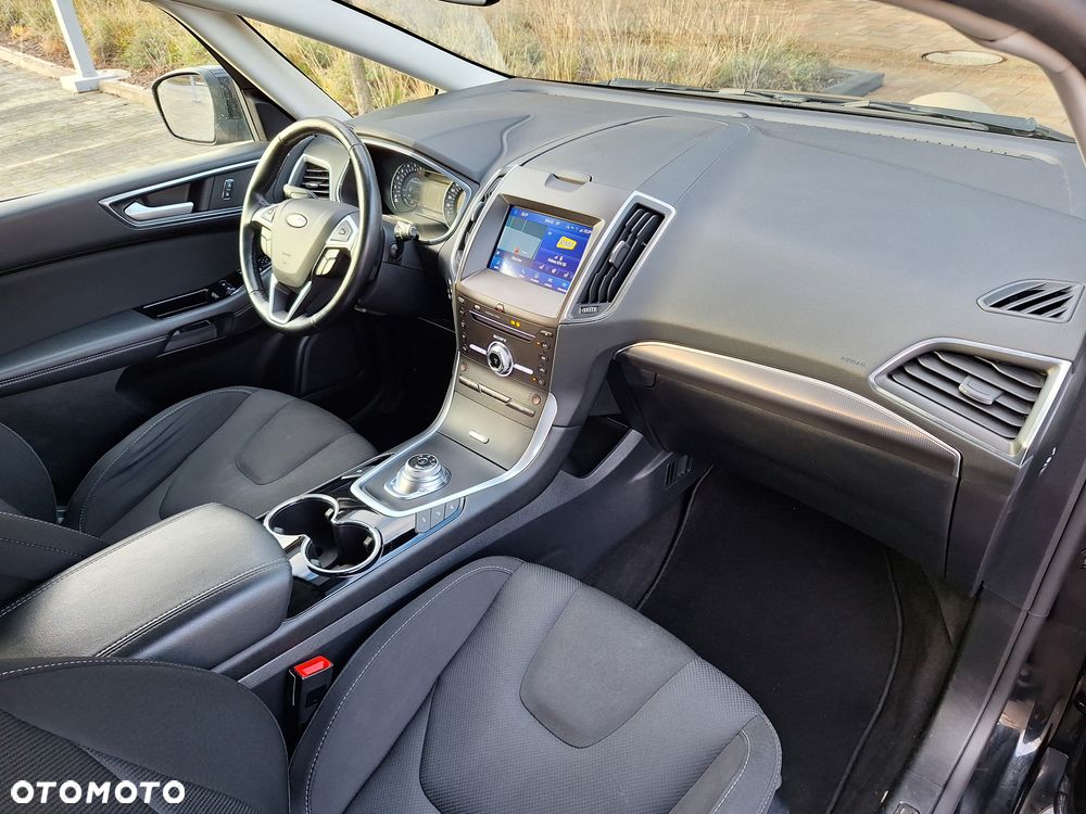 Ford S-Max 2.0 EcoBlue Titanium - 24