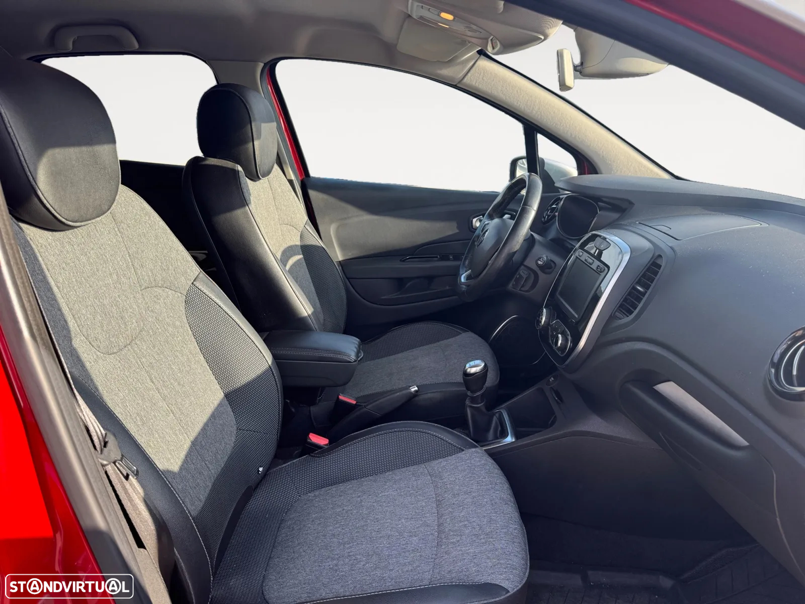 Renault Captur - 16