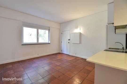 Apartamento T1 com varanda em excelente localização, Monte Estoril - Grande imagem: 4/11