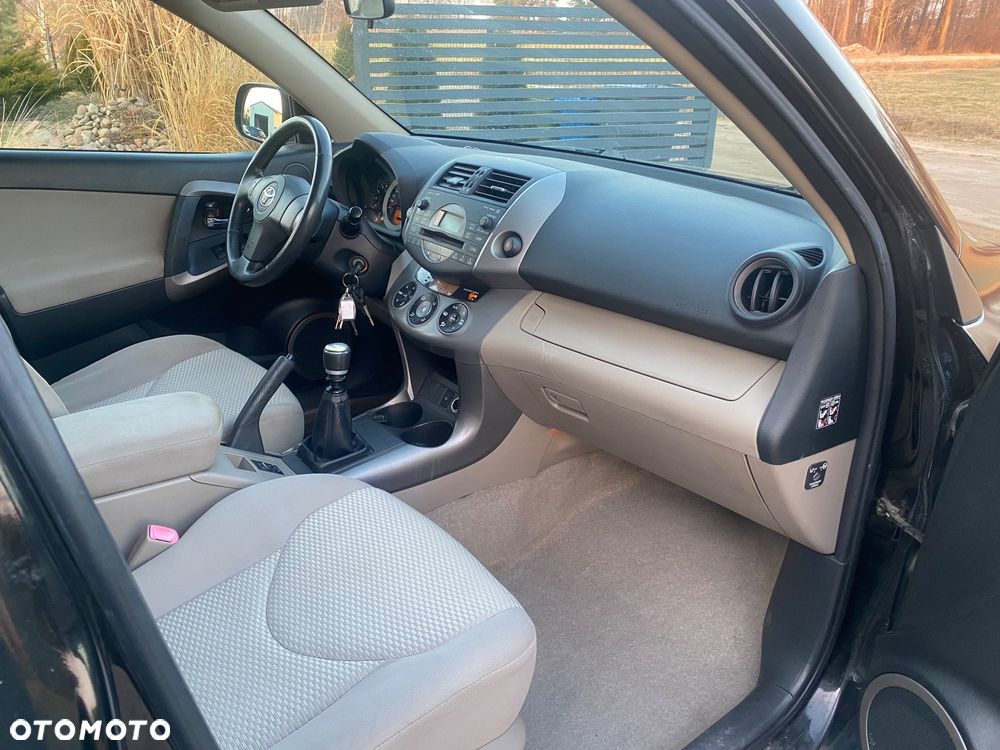 Toyota RAV4 2.2 D-4D Luna - 8