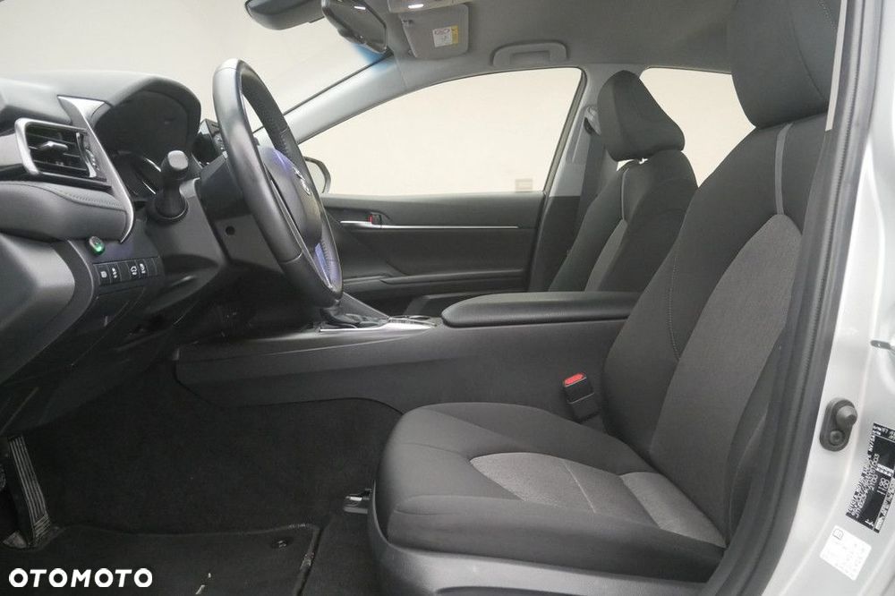 Toyota Camry 2.5 Hybrid Comfort CVT - 12