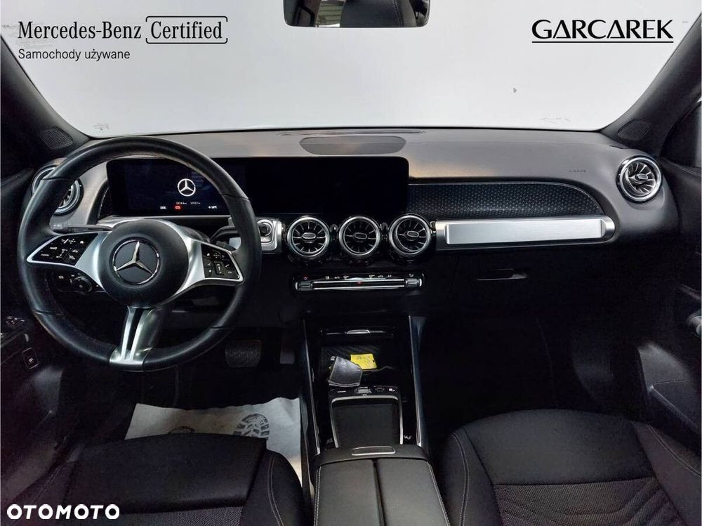Mercedes-Benz GLB - 11