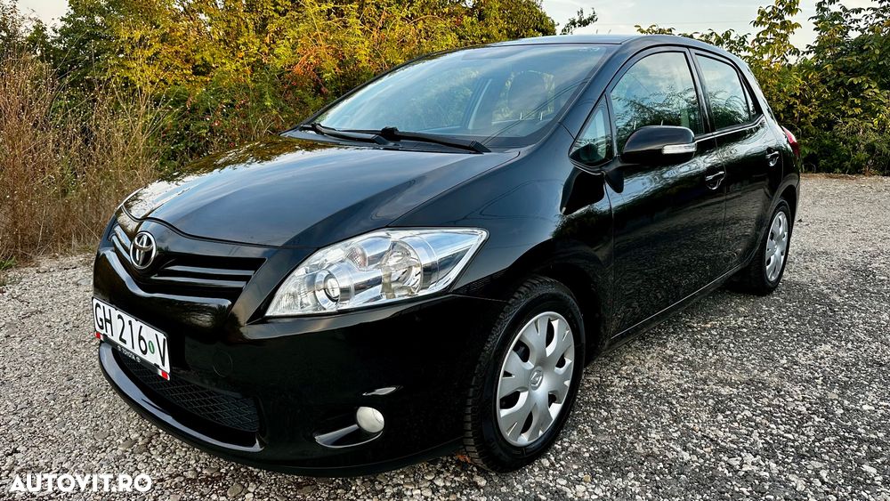 Toyota Auris 1.6 L Valvematic M/M Executive - 1