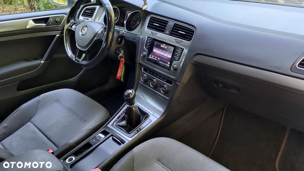 Volkswagen Golf 1.6 TDI BlueMotion Technology Cup - 26