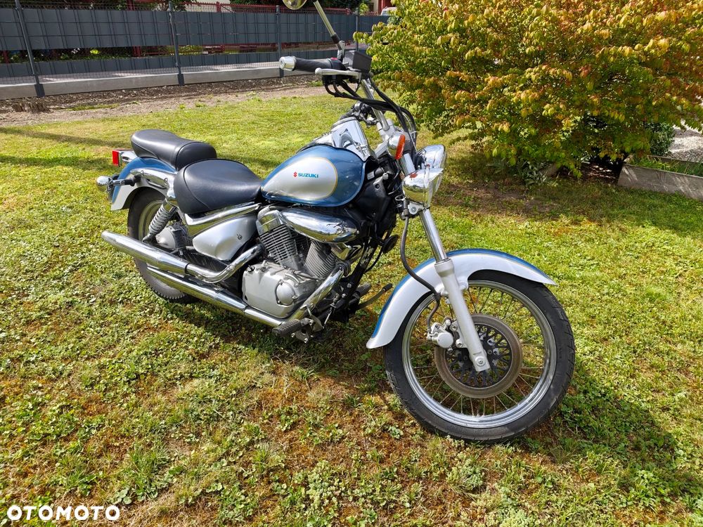 Suzuki Intruder - 6