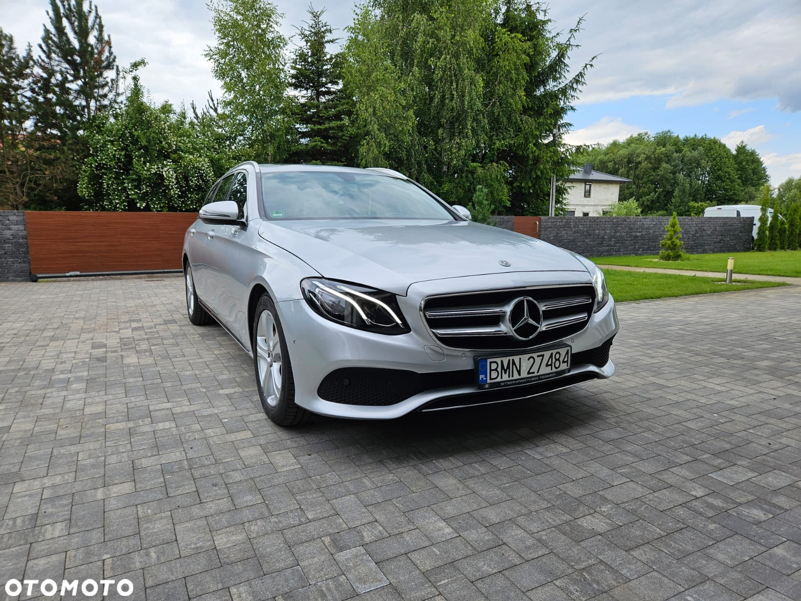 Mercedes-Benz Klasa E 220 d T 9G-TRONIC - 4