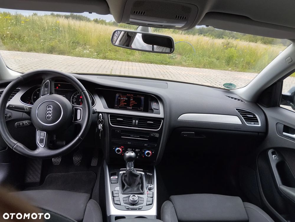 Audi A4 Limousine 2.0 TDI DPF S line Sportpaket - 9