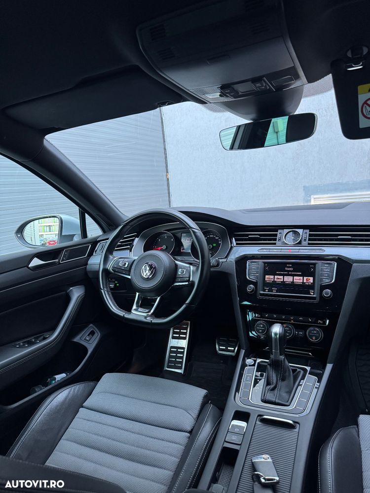 Volkswagen Passat - 2