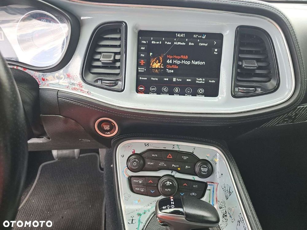 Dodge Challenger - 13