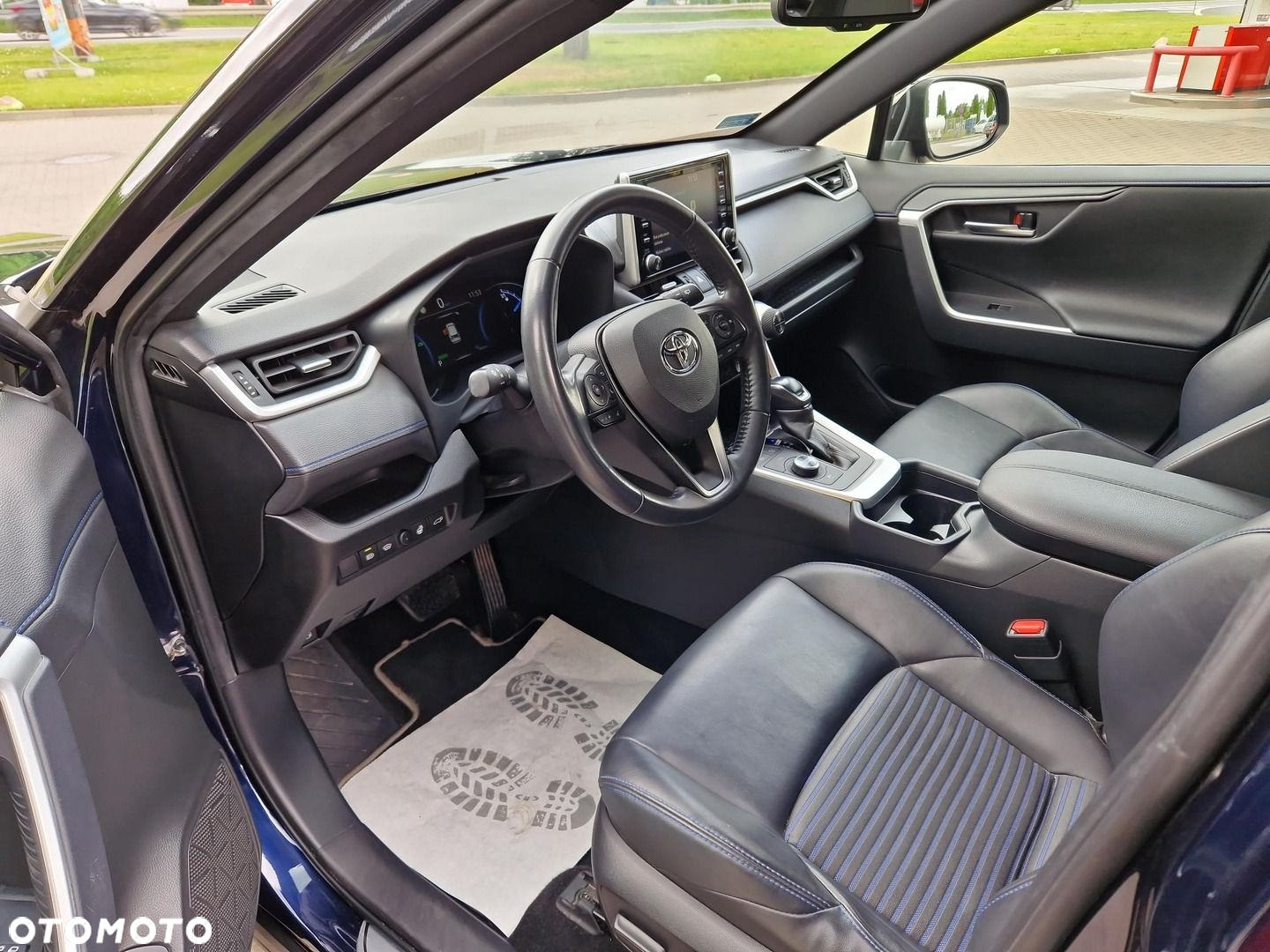 Toyota RAV4 - 9