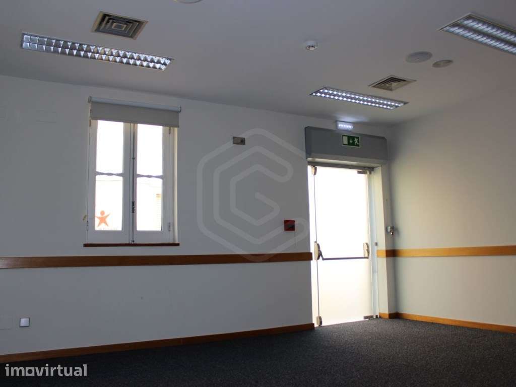 Prédio com PIP aprovado para habitação unifamiliar no centro de Tav... - Grande imagem: 5/16