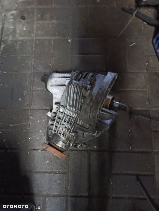 Przekładnia kątowa reduktor VW T5 03-15 09N409053 - 2