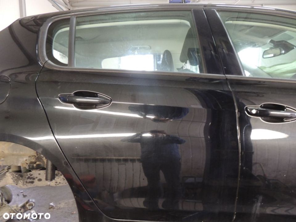 Drzwi prawy tył Peugeot 308 II T9 '14 1.6 hdi - 1