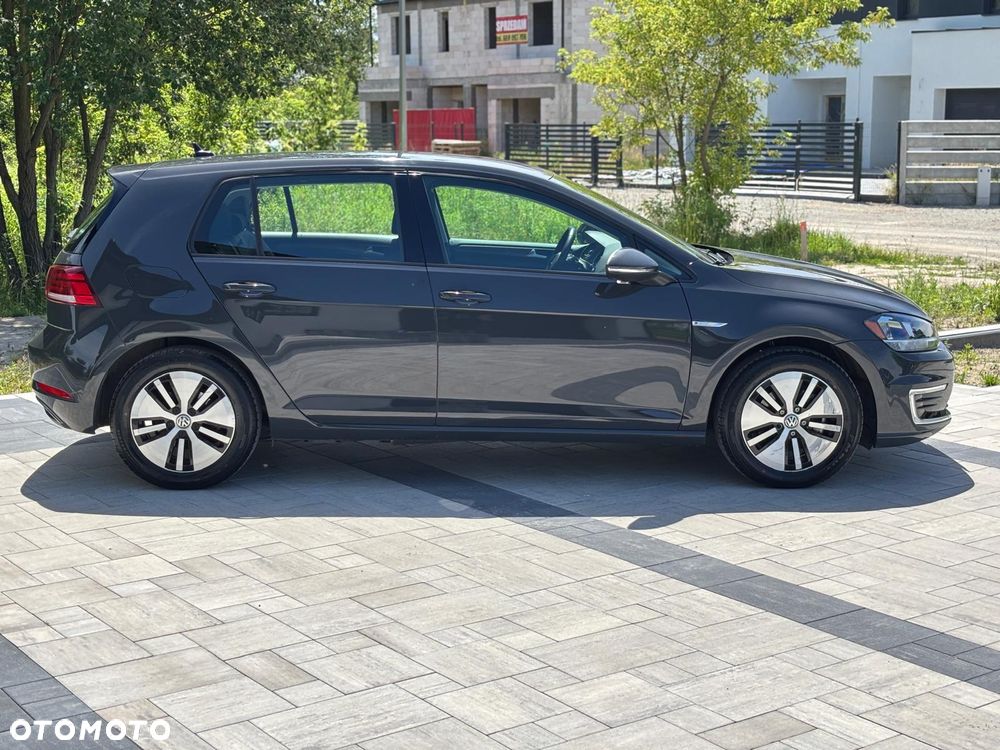 Volkswagen Golf e-Golf - 11