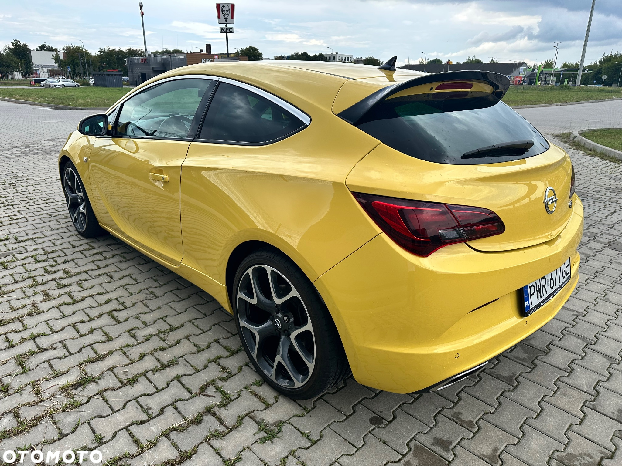 Opel Astra IV GTC OPC - 4