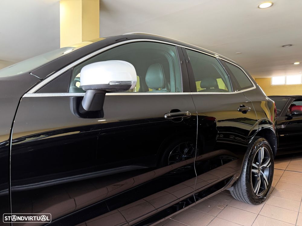 Volvo XC 60 2.0 D4 R-Design Geartronic - 40
