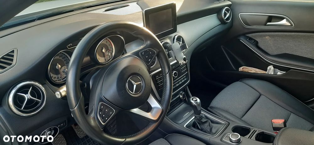 Mercedes-Benz GLA 180 (CDI) d Urban - 4