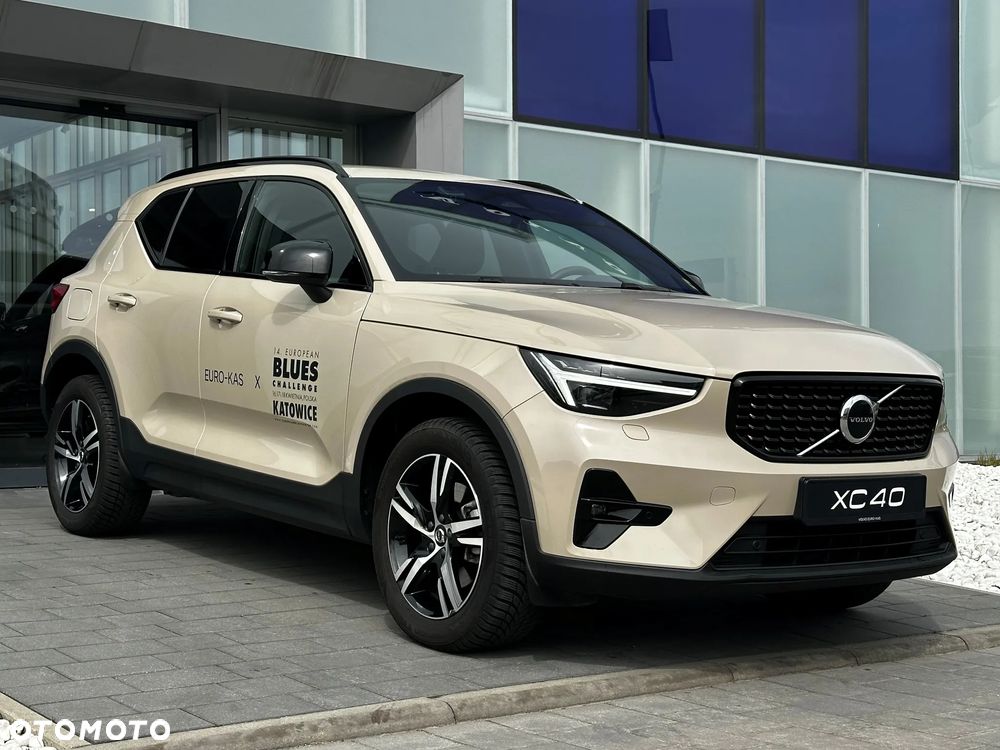 Volvo XC 40 B3 Plus Dark - 3