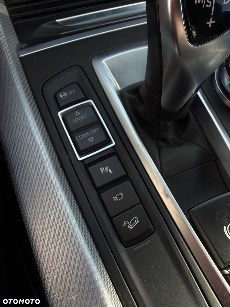 BMW X5 xDrive40d - 32