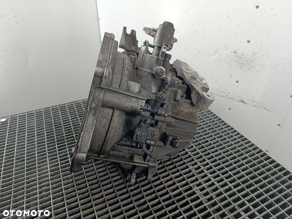 SKRZYNIA BIEGÓW MANUALNA 6 OPEL MERIVA B M32 1.4 T 16V - 2