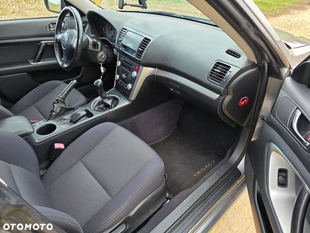 Subaru Legacy - 16