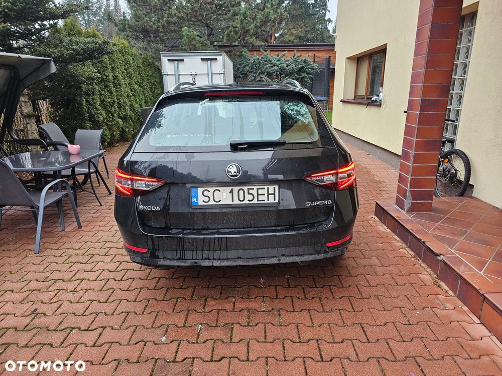 Skoda Superb 2.0 TDI SCR Style DSG - 2