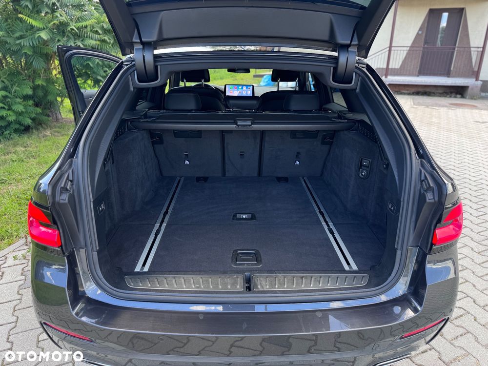 BMW Seria 5 540d xDrive Touring M Sport Edition - 40