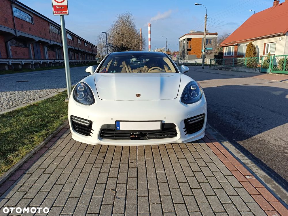 Porsche Panamera 4 PDK Edition - 2