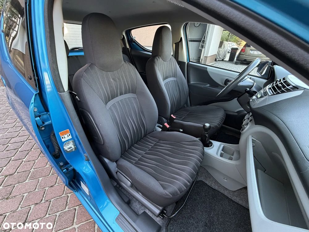 Nissan Pixo 1.0 more - 19