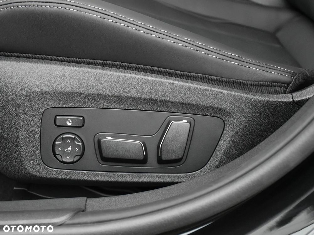 BMW M3 Competition xDrive sport - 17