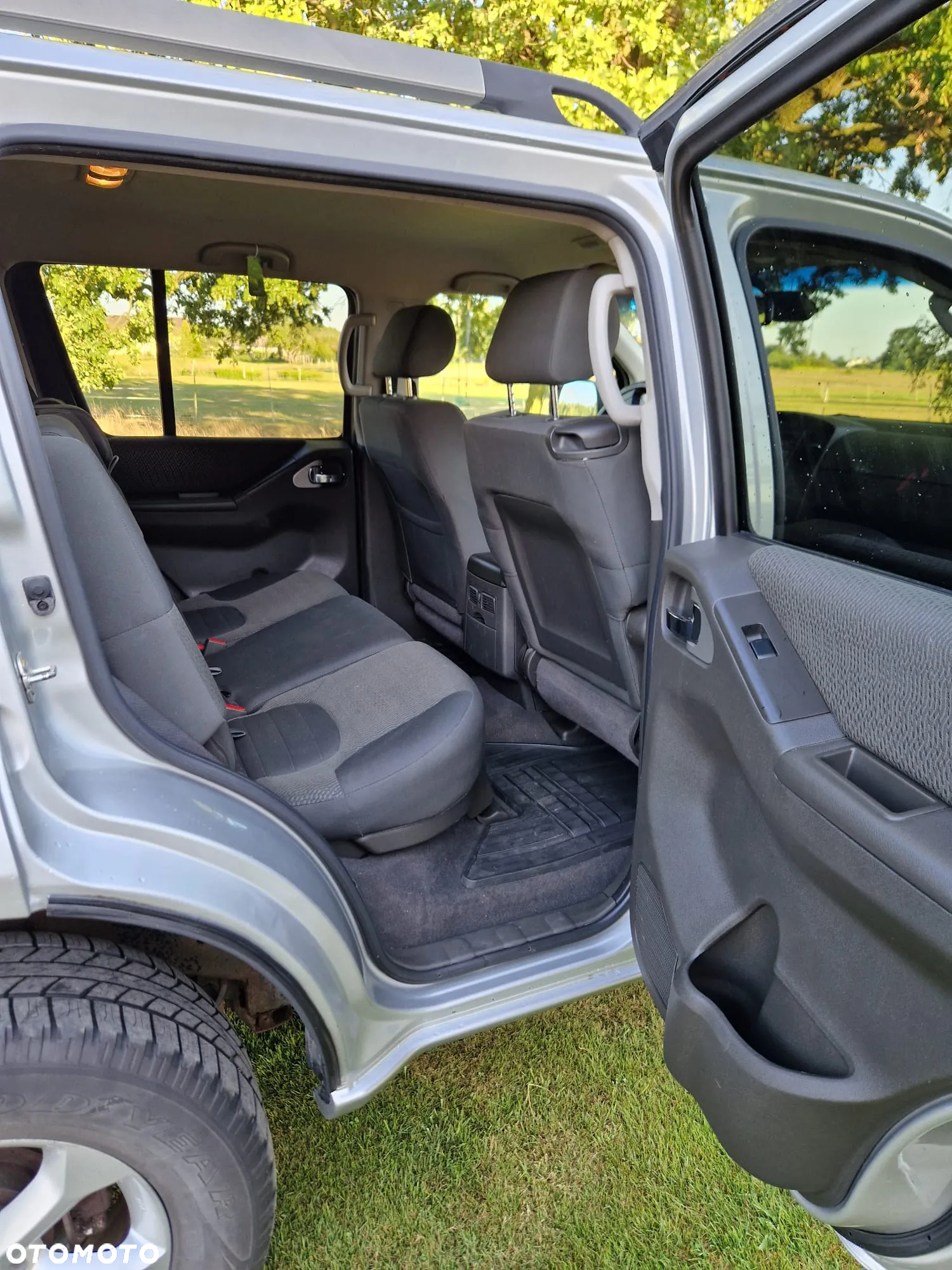 Nissan Pathfinder 2.5 D SE - 11