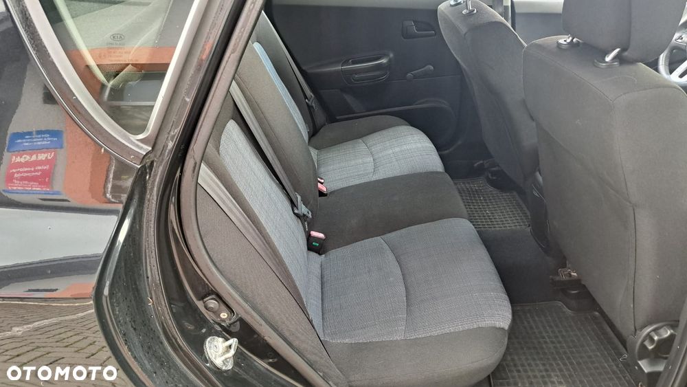 Kia Ceed - 9