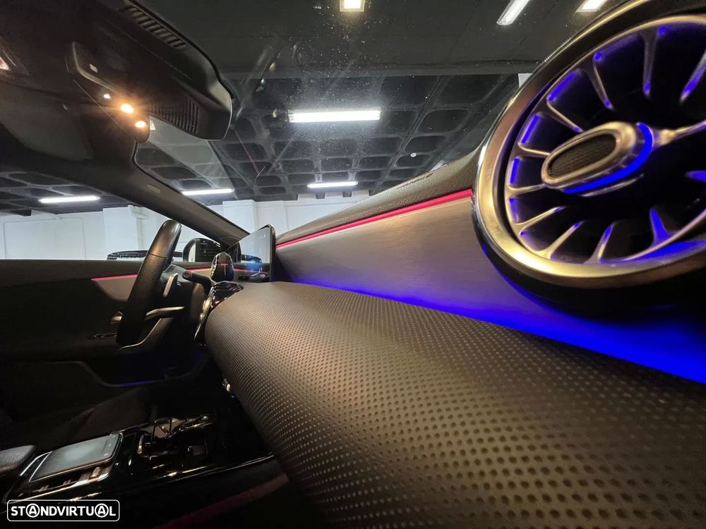 Mercedes-Benz CLA 180 d Shooting Brake AMG Line Aut. - 13