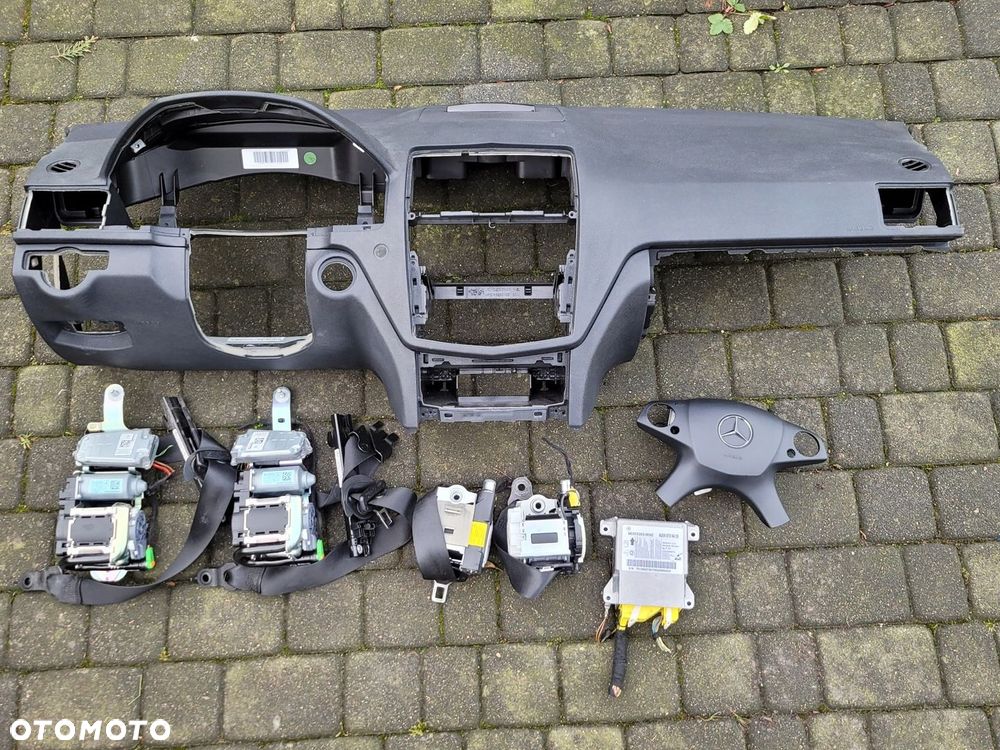 MERCEDES W204 DESKA KONSOLA PASY NAPINACZE AIRBAG KOMPLET ORYGINAŁ - 1
