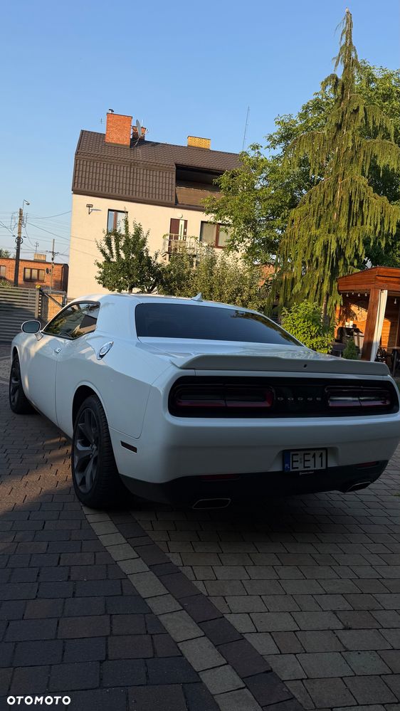 Dodge Challenger - 10