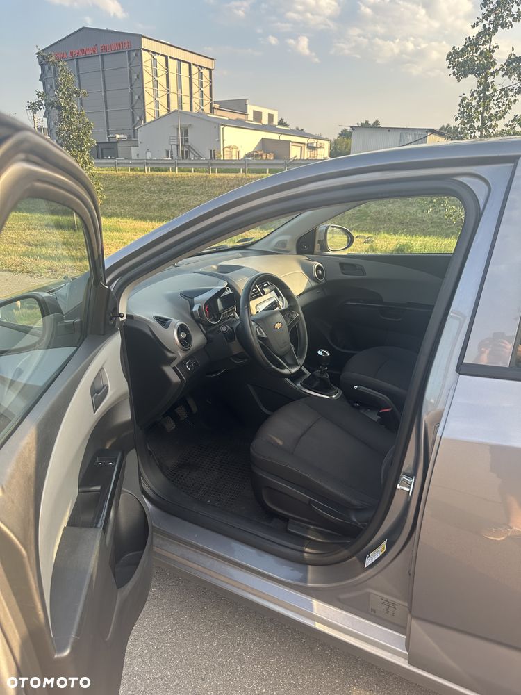 Chevrolet Aveo - 9