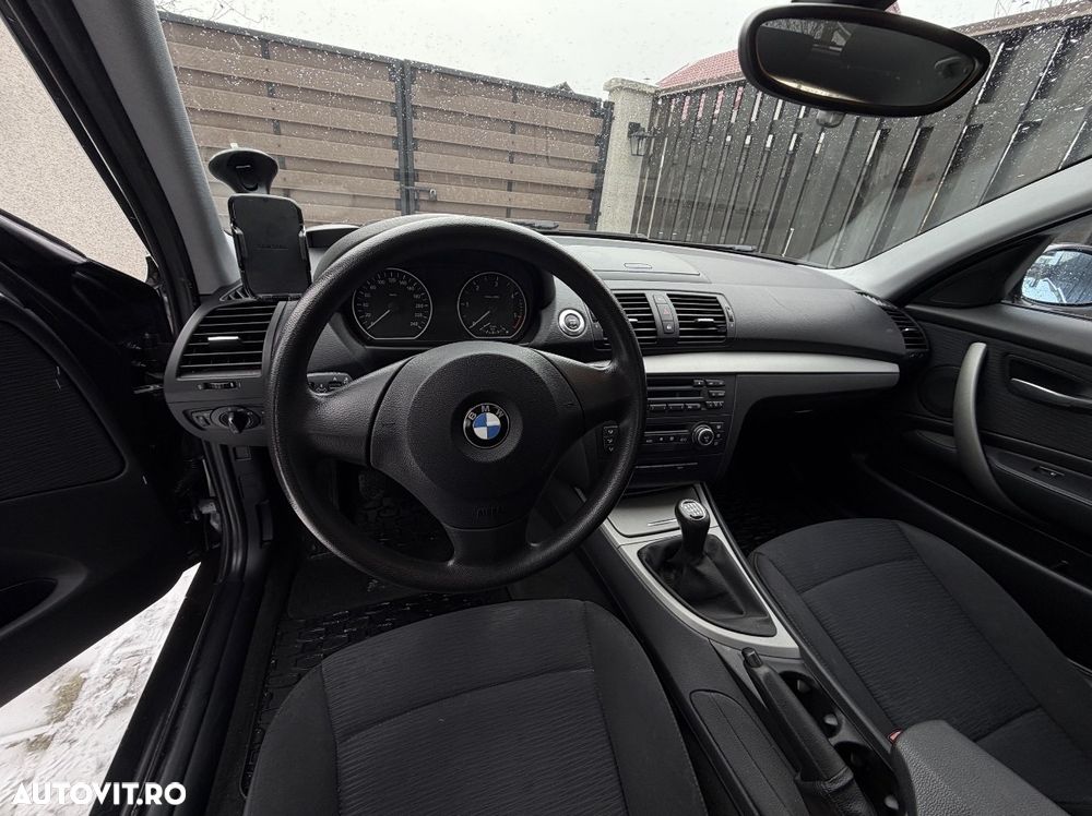 BMW Seria 1 118d - 24