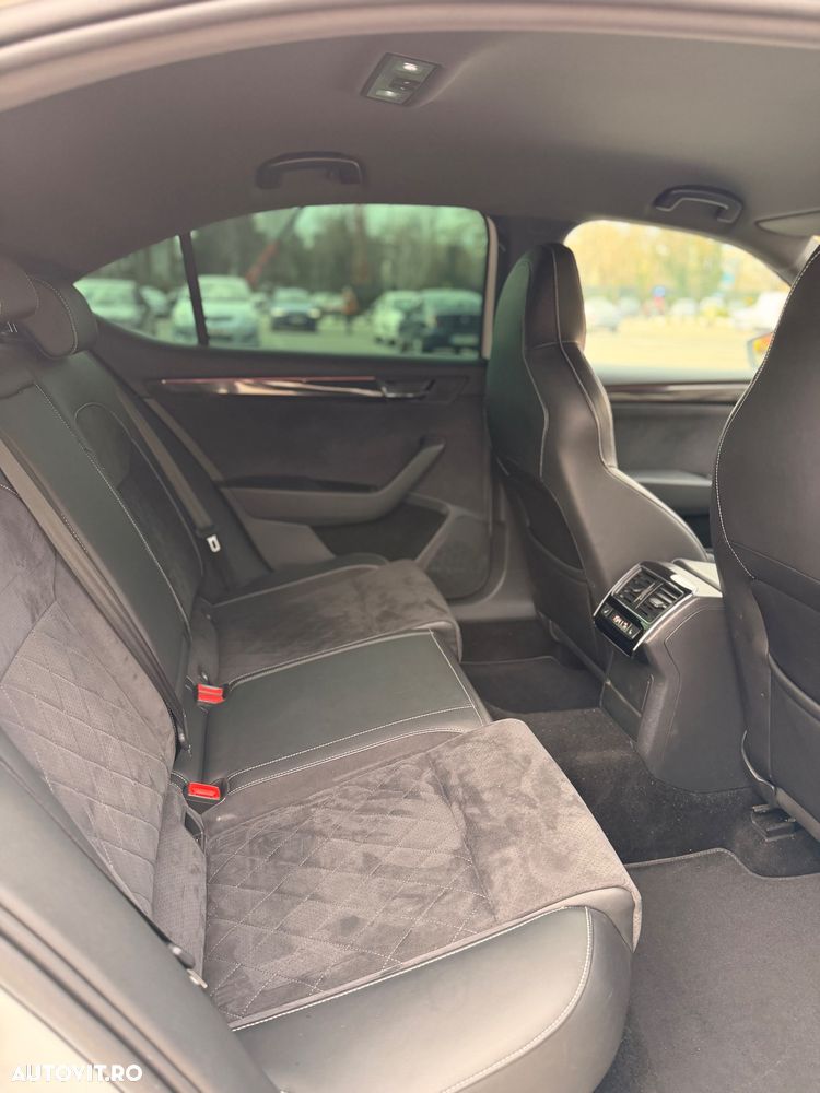 Skoda Superb 2.0 TDI DSG Sportline - 18