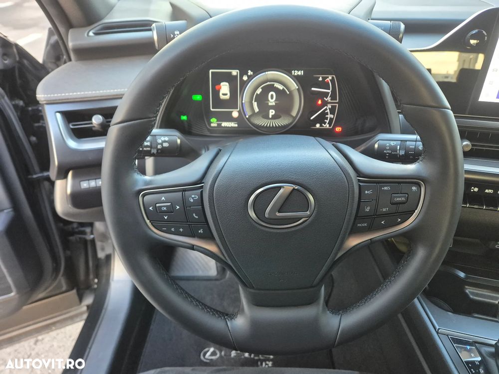 Lexus UX 250h Business Edition - 14