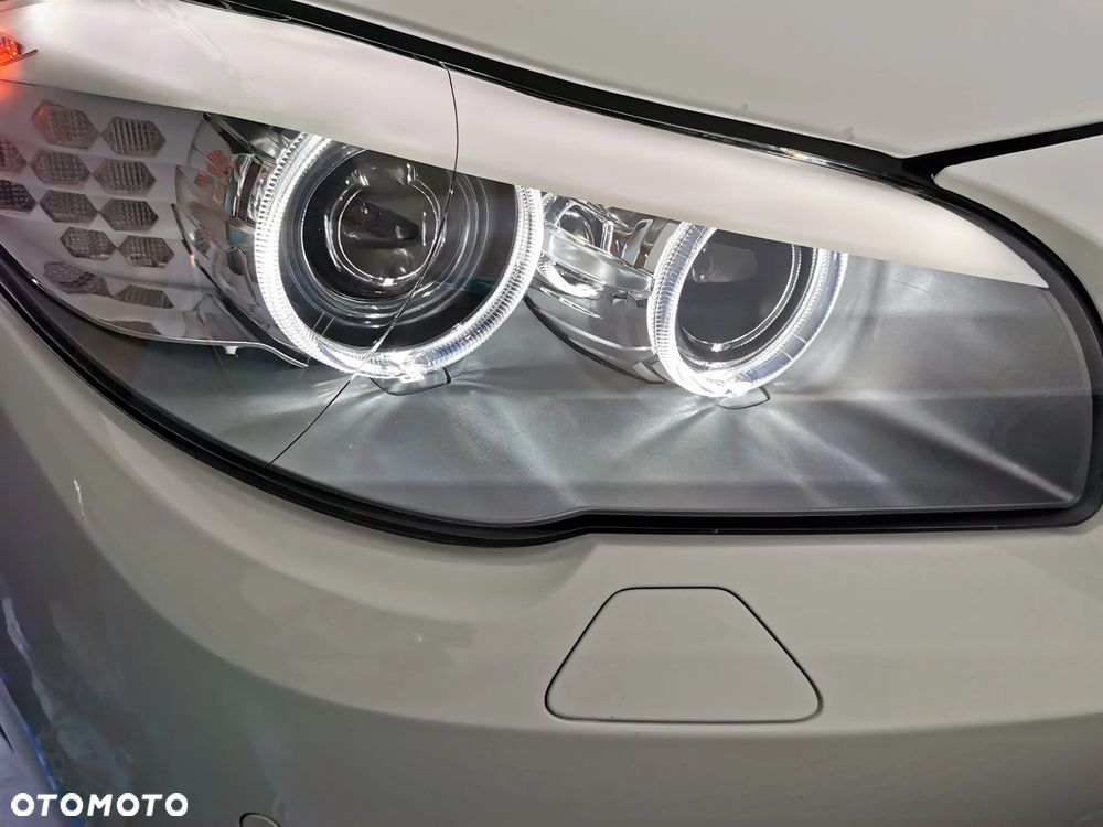 BMW Seria 5 525d xDrive - 18