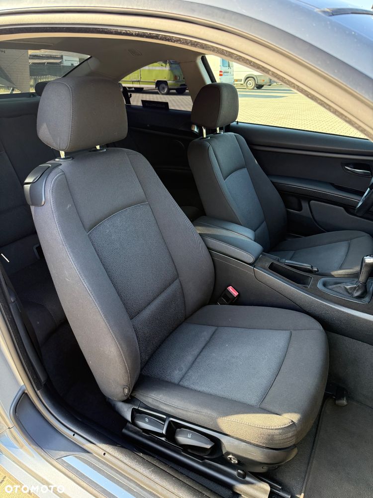 BMW Seria 3 320i - 9
